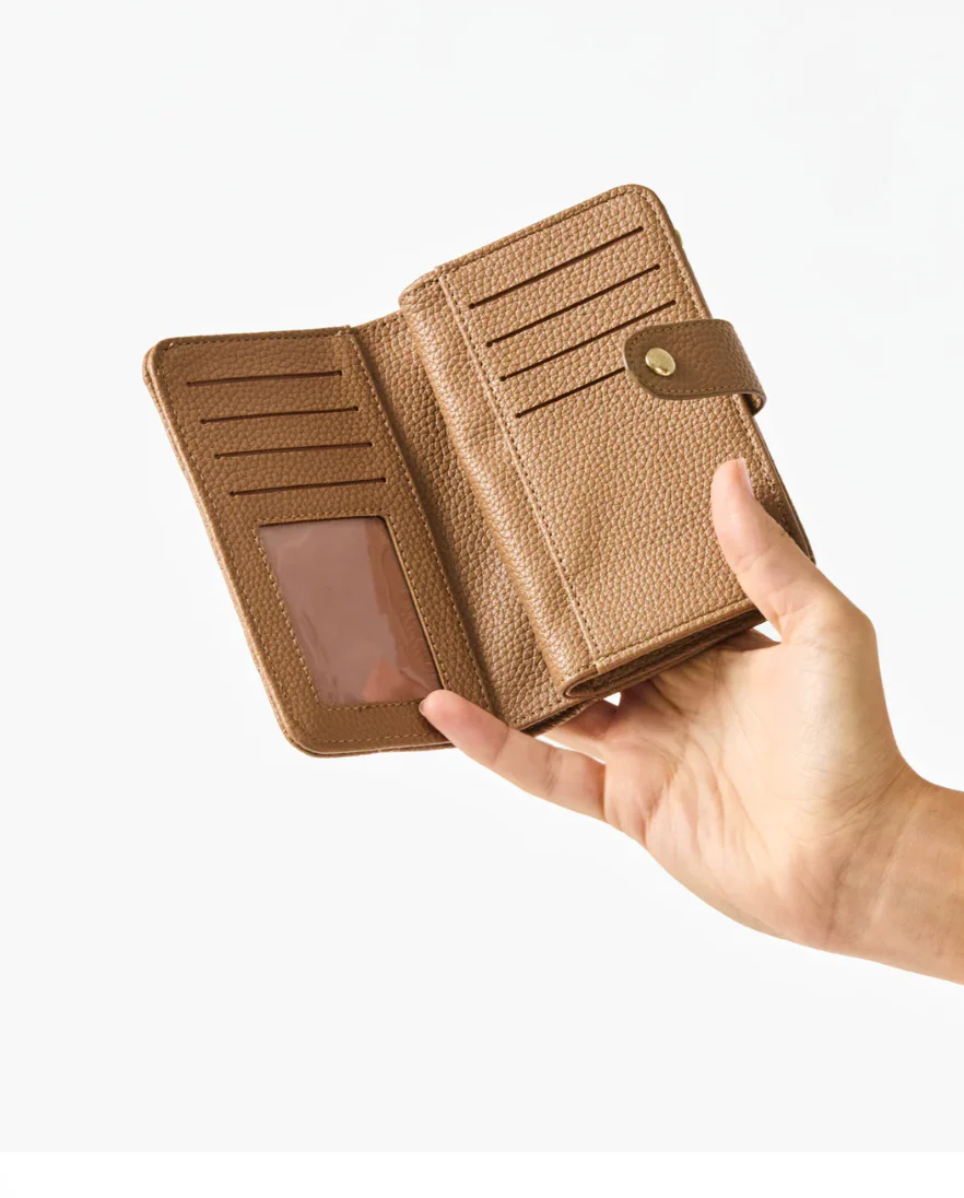 Mary Square Essential Quilted Wallet - Image 3
