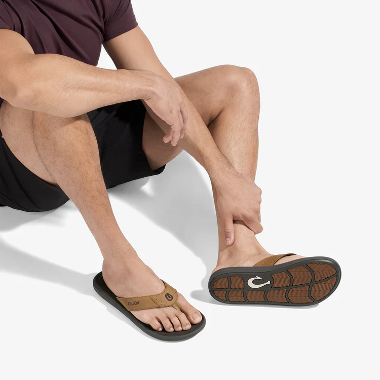 Men's Olukai Pili Flip Flop - Image 4